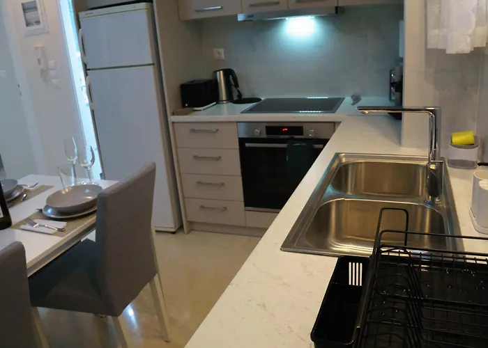 Stela Apartman Lutráki